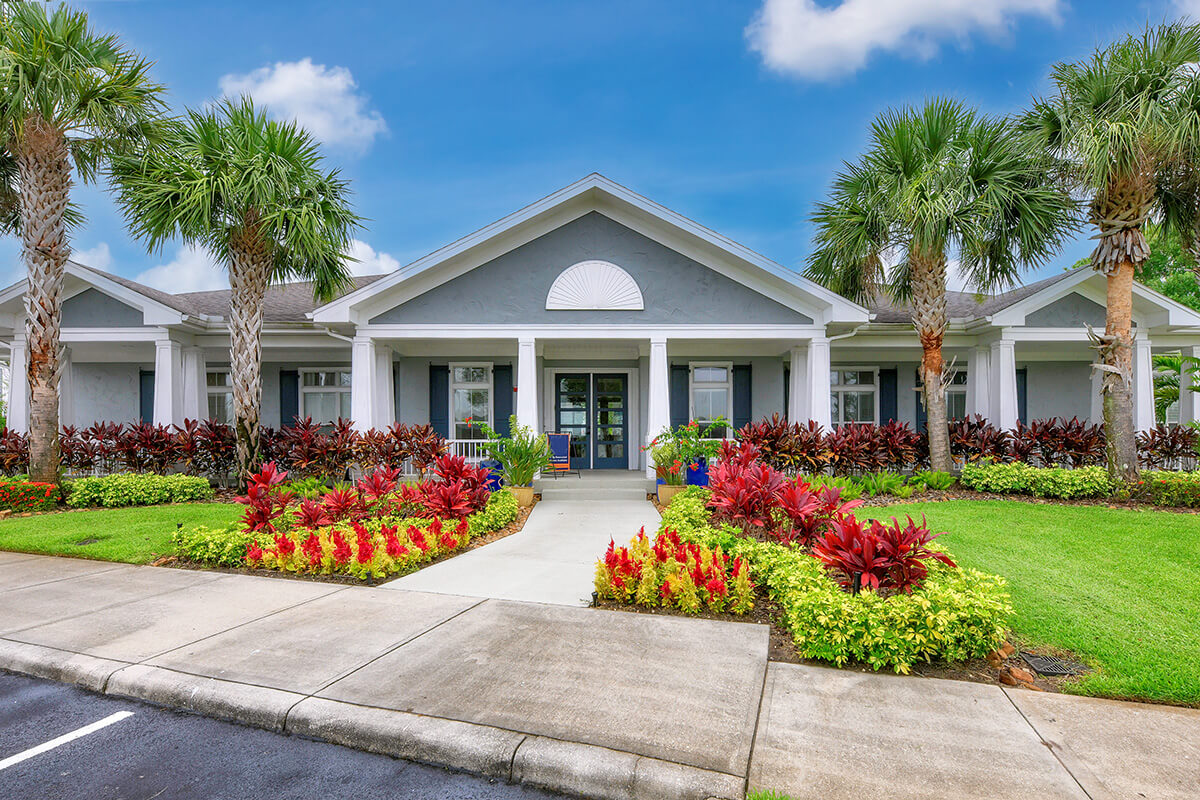 Home Modern office building exterior in Orlando