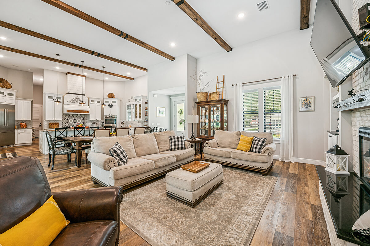 Home High-quality real estate visuals of living room