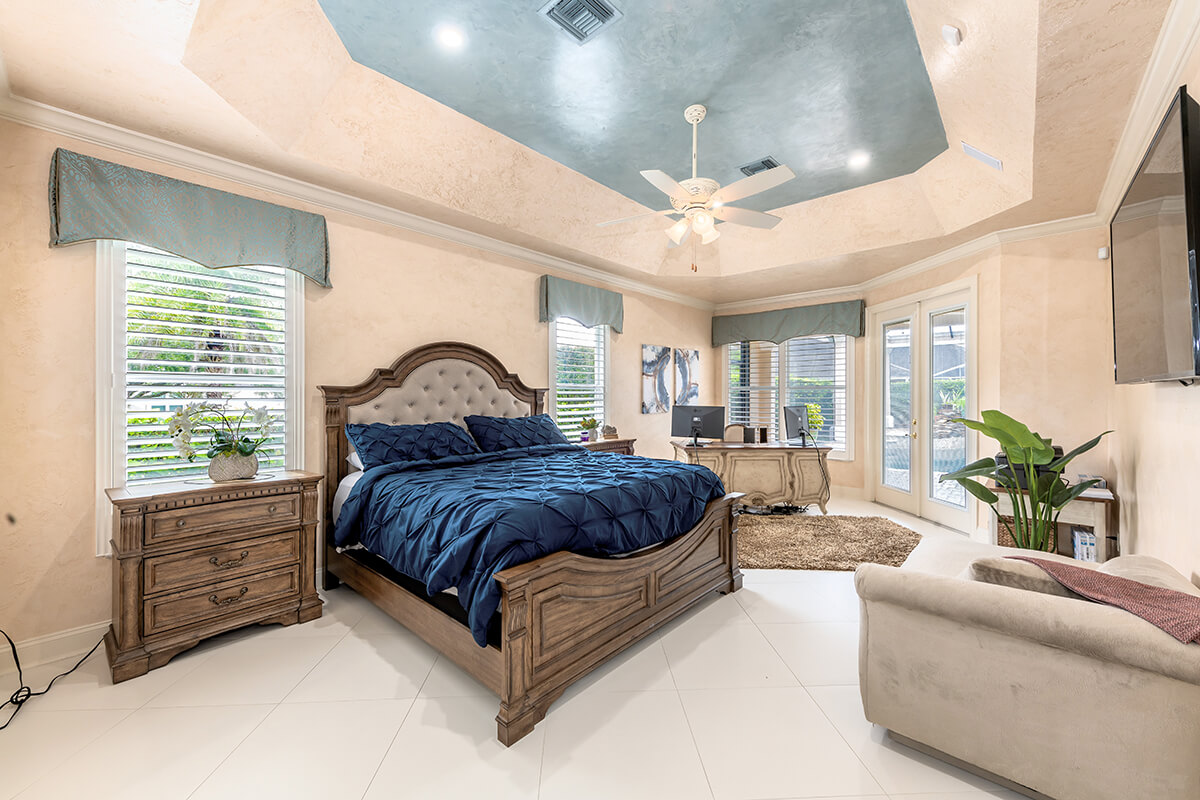 Home High-quality real estate visuals of bedroom